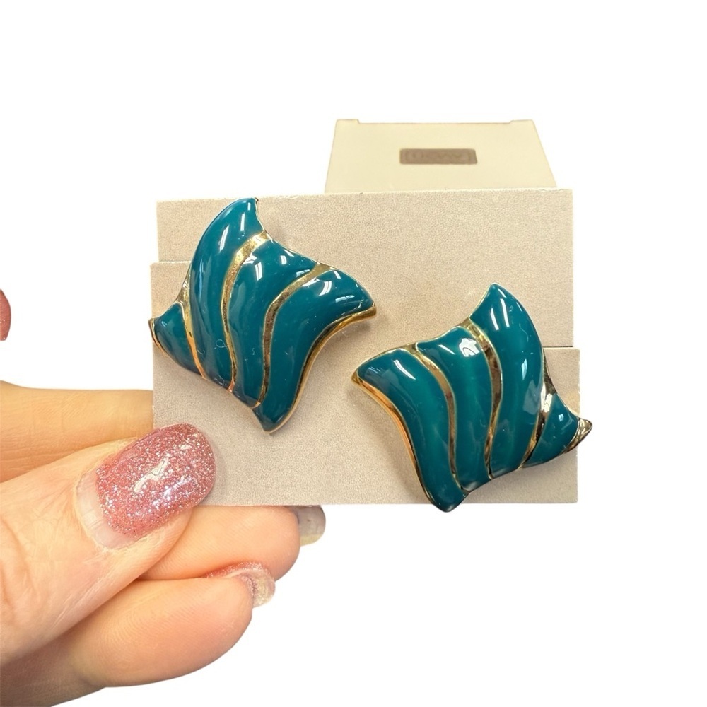 Avon “Perfect Compliments” Teal and Gold clip Earrings NIB 1987 vintage